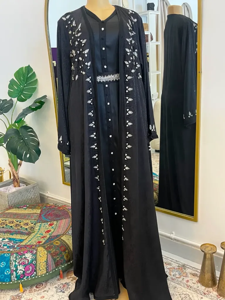 KS958BLSL BLACK WITH SILVER STONES AND BLACK BEADS                                                 -SIZE L